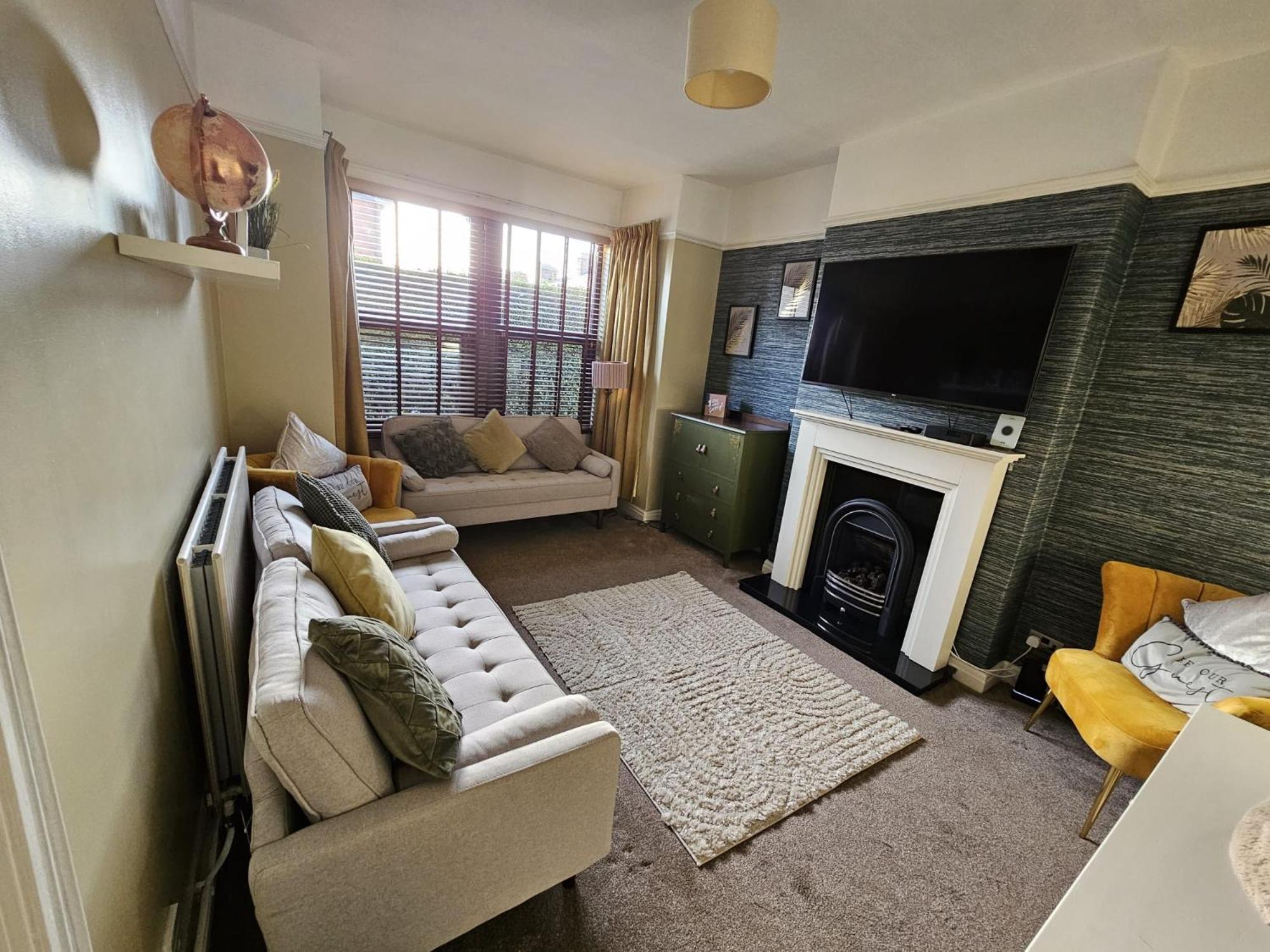 Spacious Home - King Size Bed - Pets - In Oak Hill Trent Vale Exterior photo